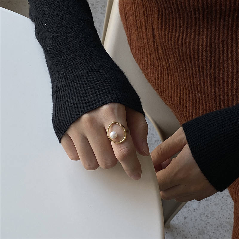 The Modern Muse Pearl Ring