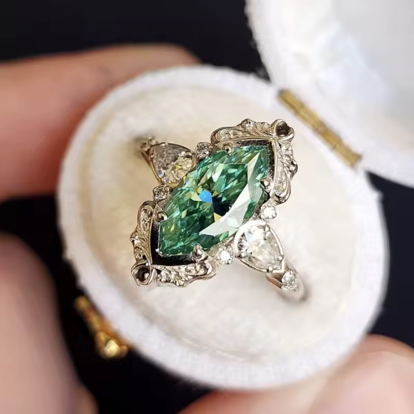 Aveline Maren Ring – Gold