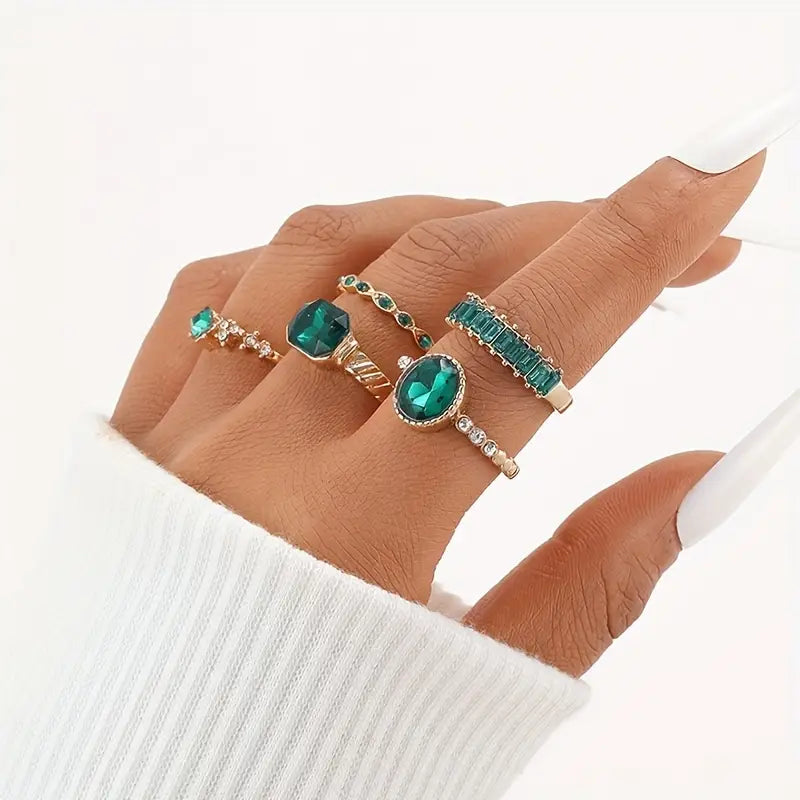 Amara Verdeline Ring Set