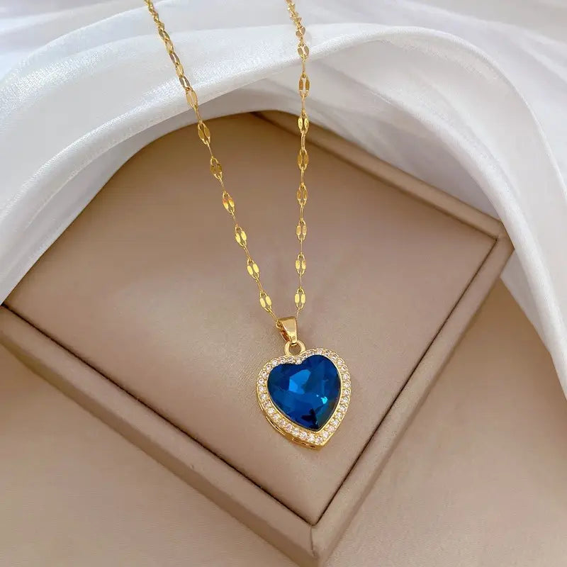 The Vireyne Sapphire Pendant