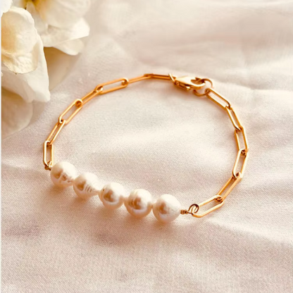 The Radiant Link Pearl Bracelet
