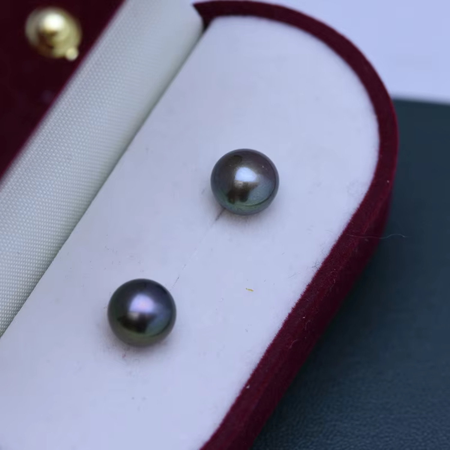 The Serene Glow Pearl Studs