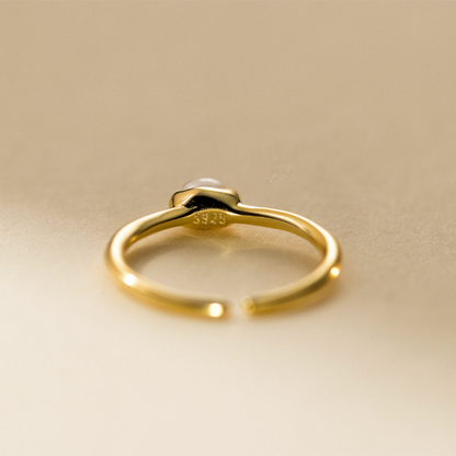 The Horizon Pearl Ring