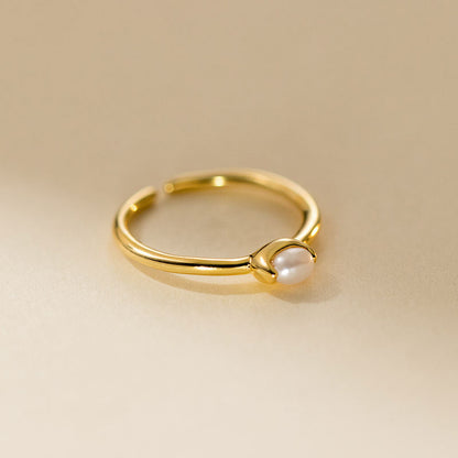 The Horizon Pearl Ring