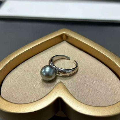 The Timeless Form Pearl Ring