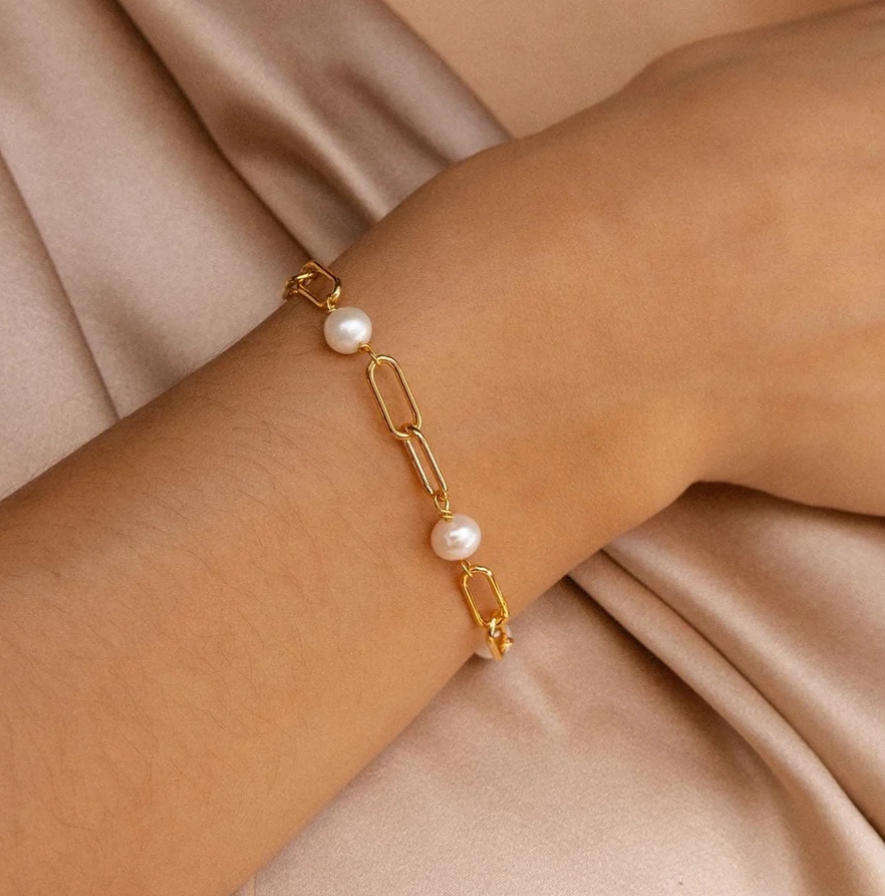 The Radiant Link Pearl Bracelet