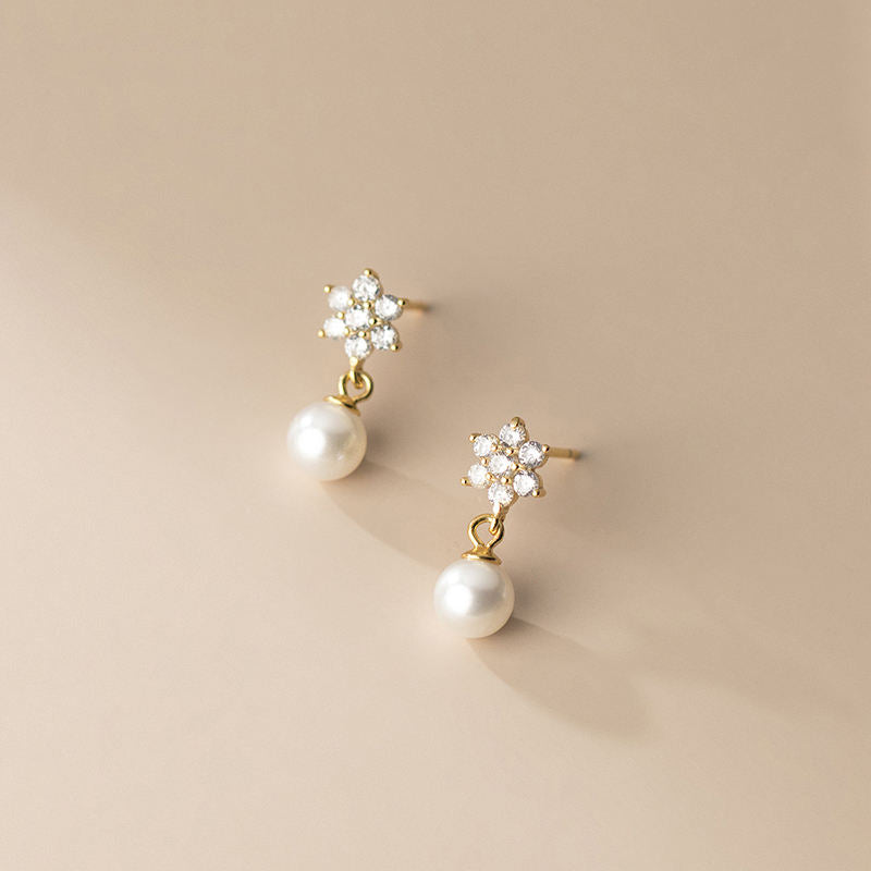 The Bloom Pearl Studs