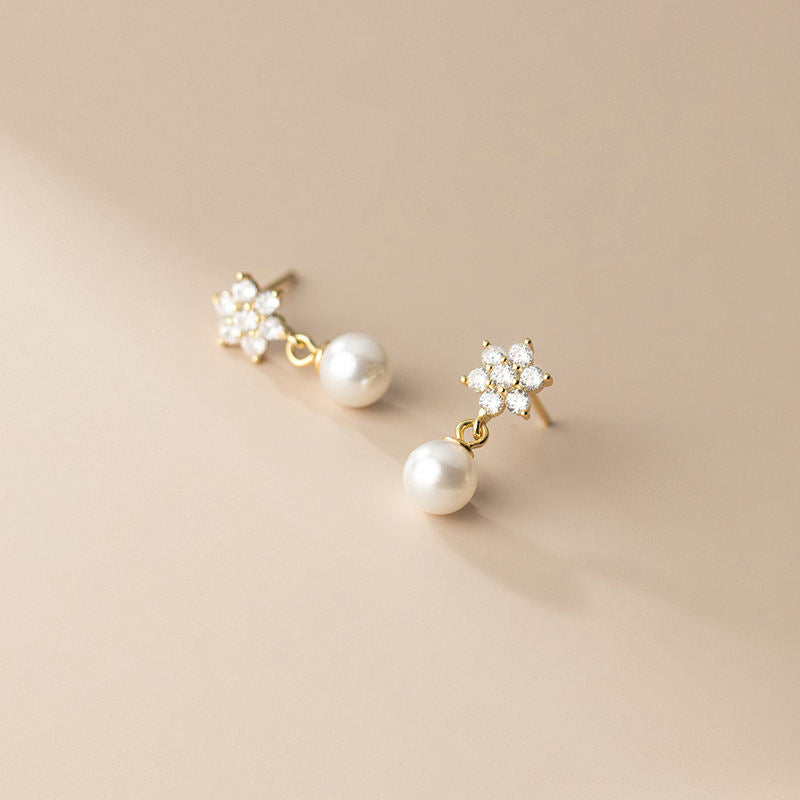 The Bloom Pearl Studs