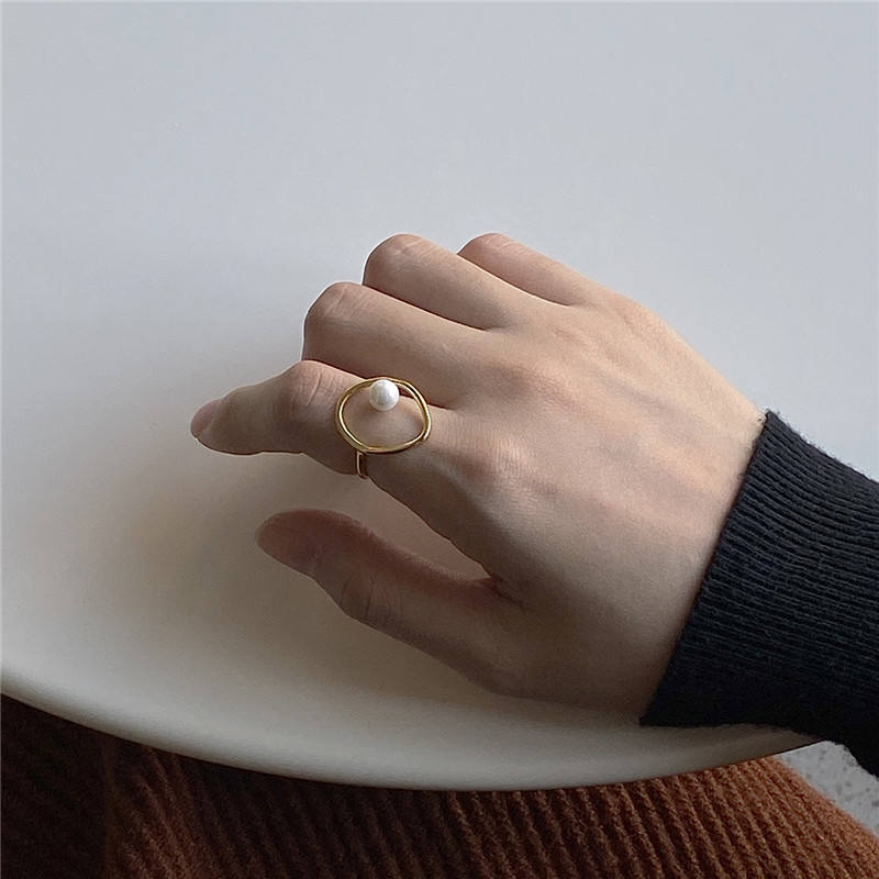 The Modern Muse Pearl Ring