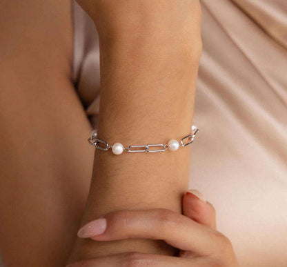 The Radiant Link Pearl Bracelet