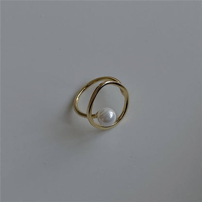 The Modern Muse Pearl Ring