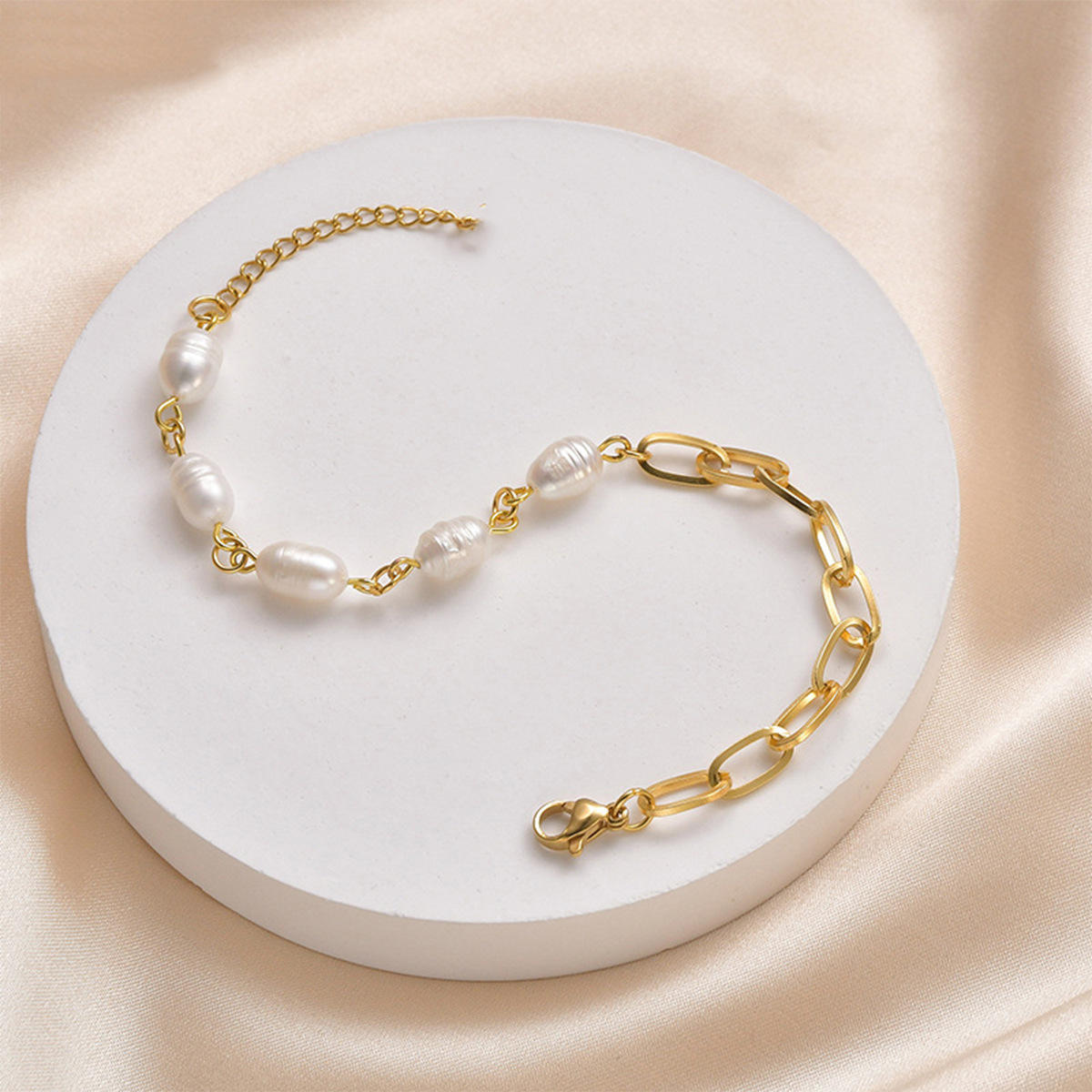 The Golden Tide Pearl Bracelet