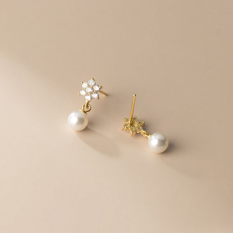 The Bloom Pearl Studs