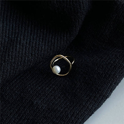 The Modern Muse Pearl Ring