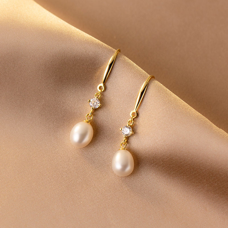 The Aurora Glow Pearl Earrings