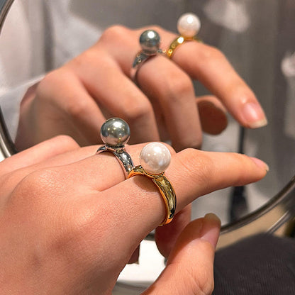 The Timeless Form Pearl Ring