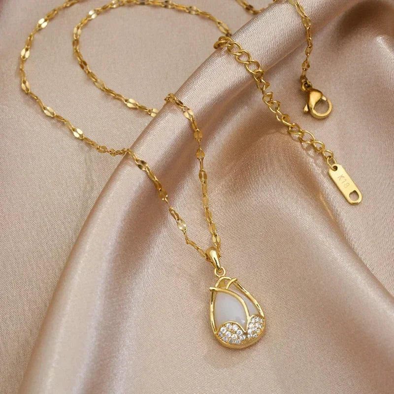 Elegant Tulip Necklace