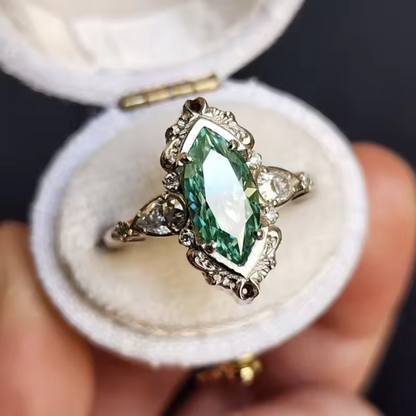 Aveline Maren Ring – Gold