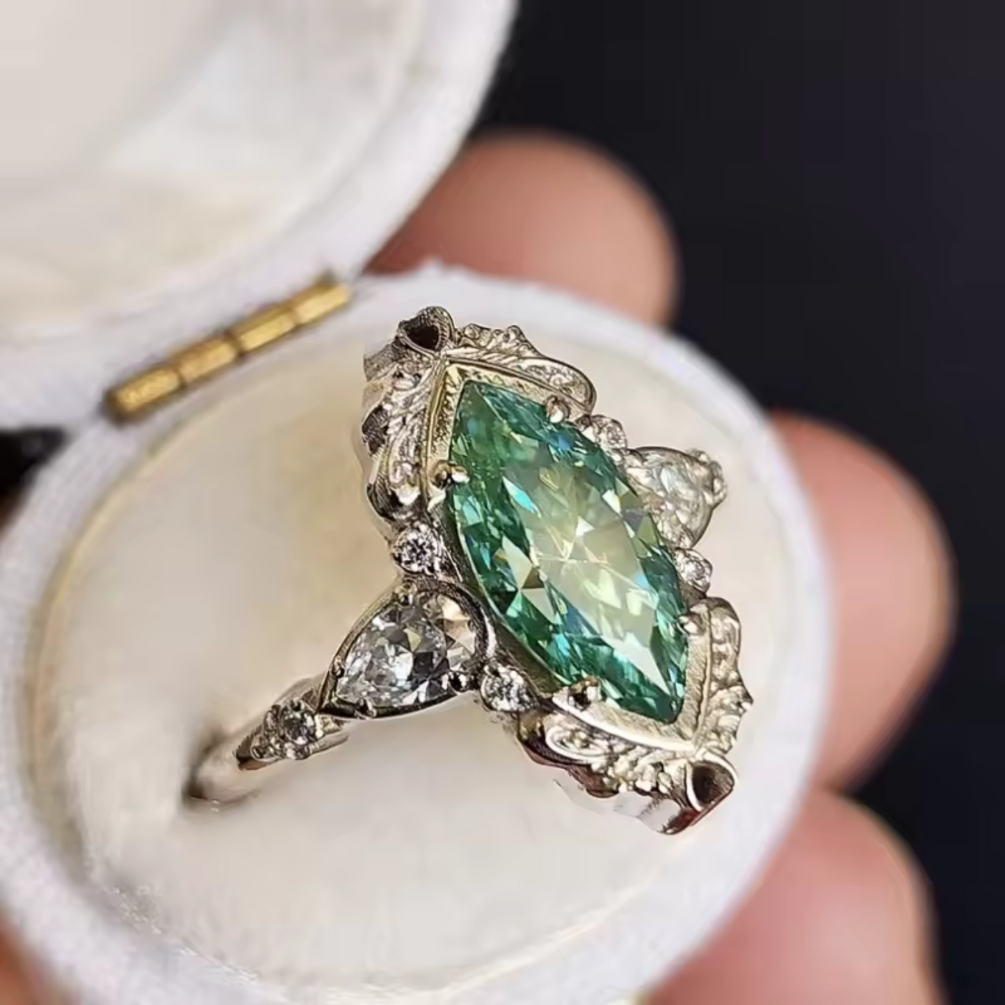 Aveline Maren Ring – Gold
