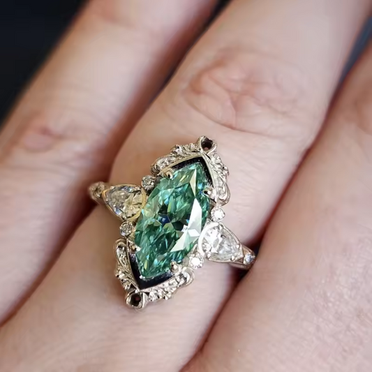 Aveline Maren Ring – Gold