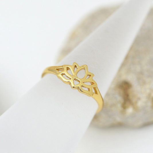 Golden Bloom Beach Toe Ring