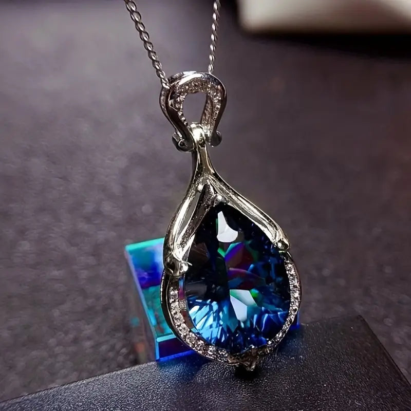 The Feymorra Sapphire Pendant